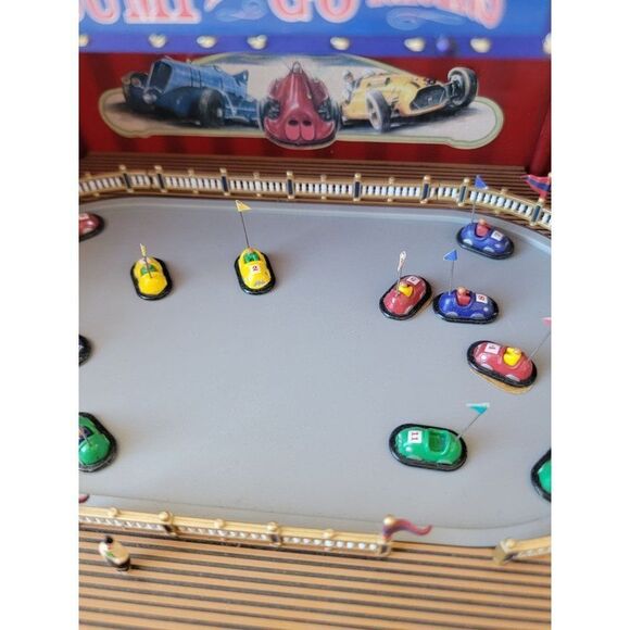 Mr Christmas Gold Label World Fair bump and go 2005 animated Musical - Picture 8 of 16